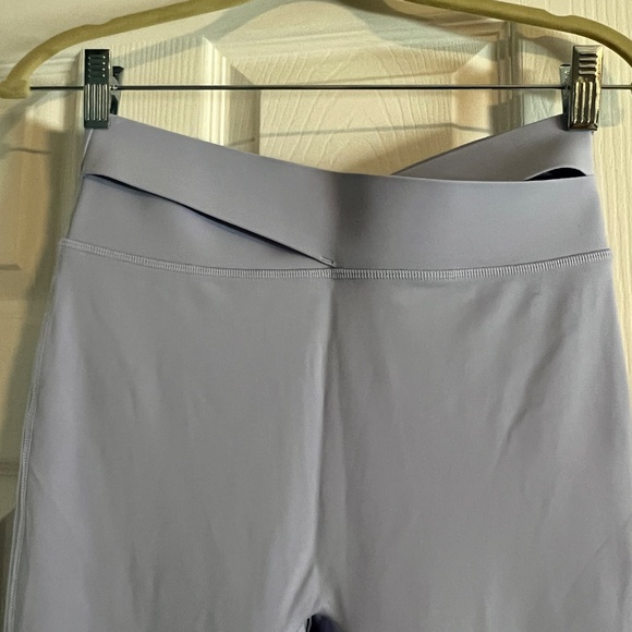 Bandier Luna wrap flare legging - Picture 3 of 8